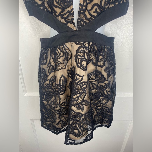 Stylestalker Night Fever Black Lace Mini Dress with Nude Underlay - Picture 7 of 13